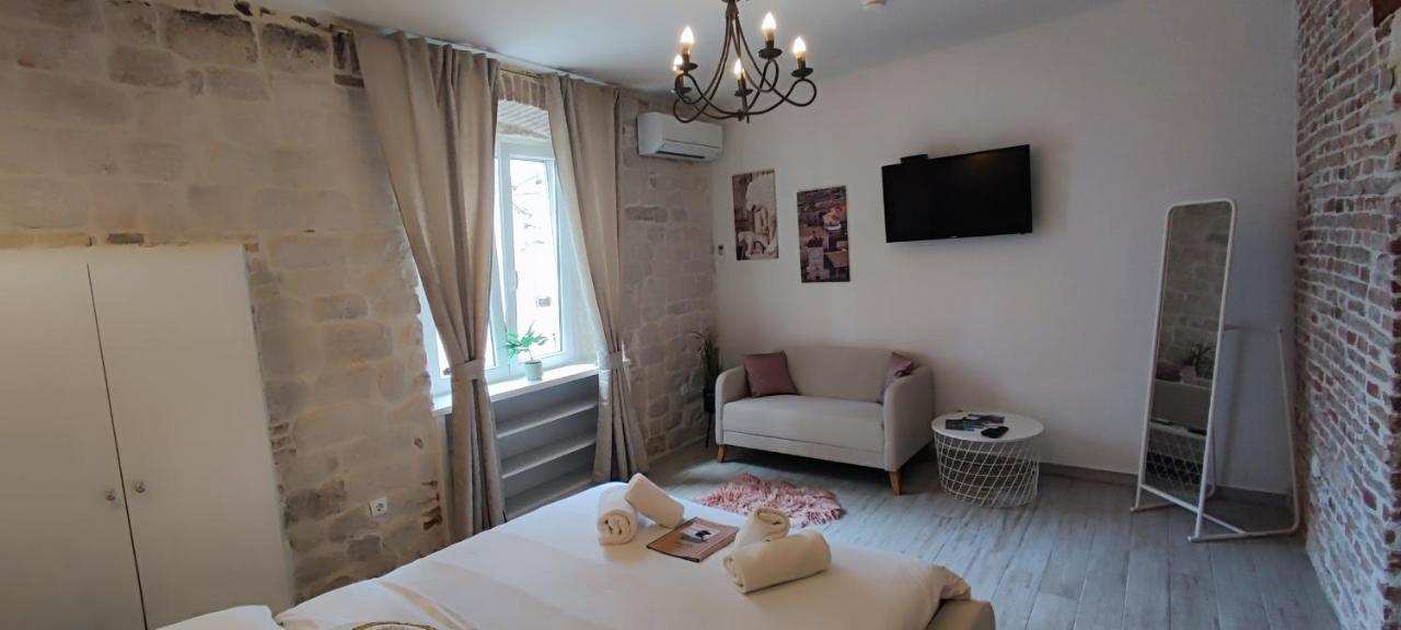 Studios Kadena Trogir - 18Th Century Stone House Dış mekan fotoğraf