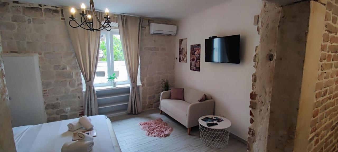 Studios Kadena Trogir - 18Th Century Stone House Dış mekan fotoğraf