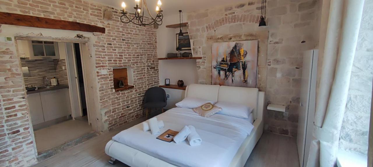 Studios Kadena Trogir - 18Th Century Stone House Dış mekan fotoğraf
