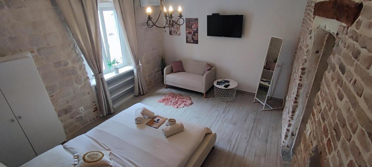 Studios Kadena Trogir - 18Th Century Stone House Dış mekan fotoğraf