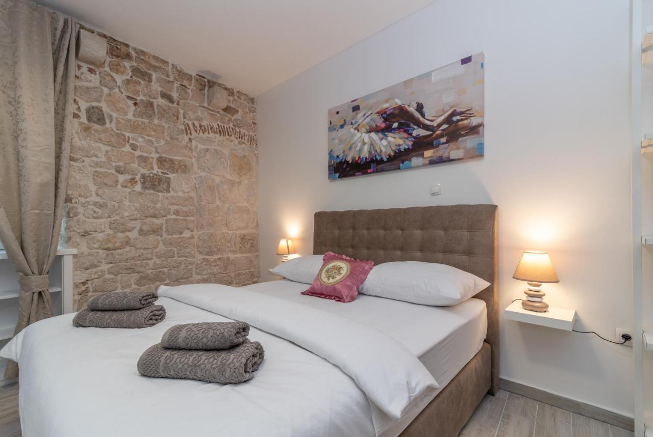 Studios Kadena Trogir - 18Th Century Stone House Dış mekan fotoğraf